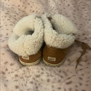 UGG womens 7 Brown sneaker boot with Cream Fur